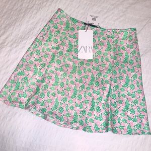ZARA floral satin skirt 🌸 NWT